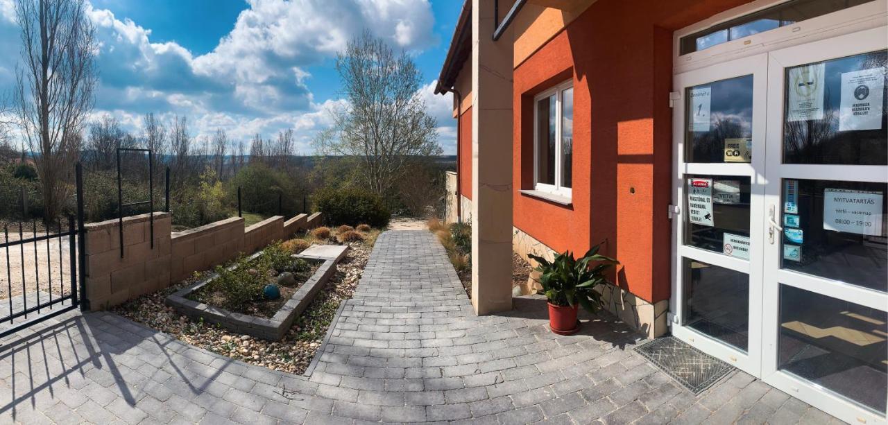 Tündérszikla Panzió Bed & Breakfast Pilisjaszfalu Dış mekan fotoğraf